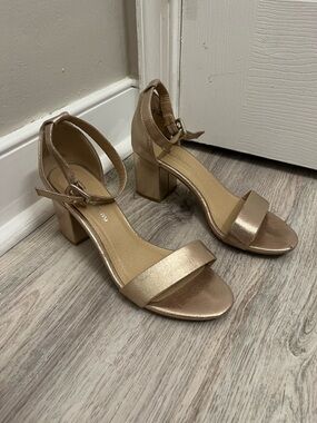 CL by Laundry Metallic Rose Gold Block Heel Sandals